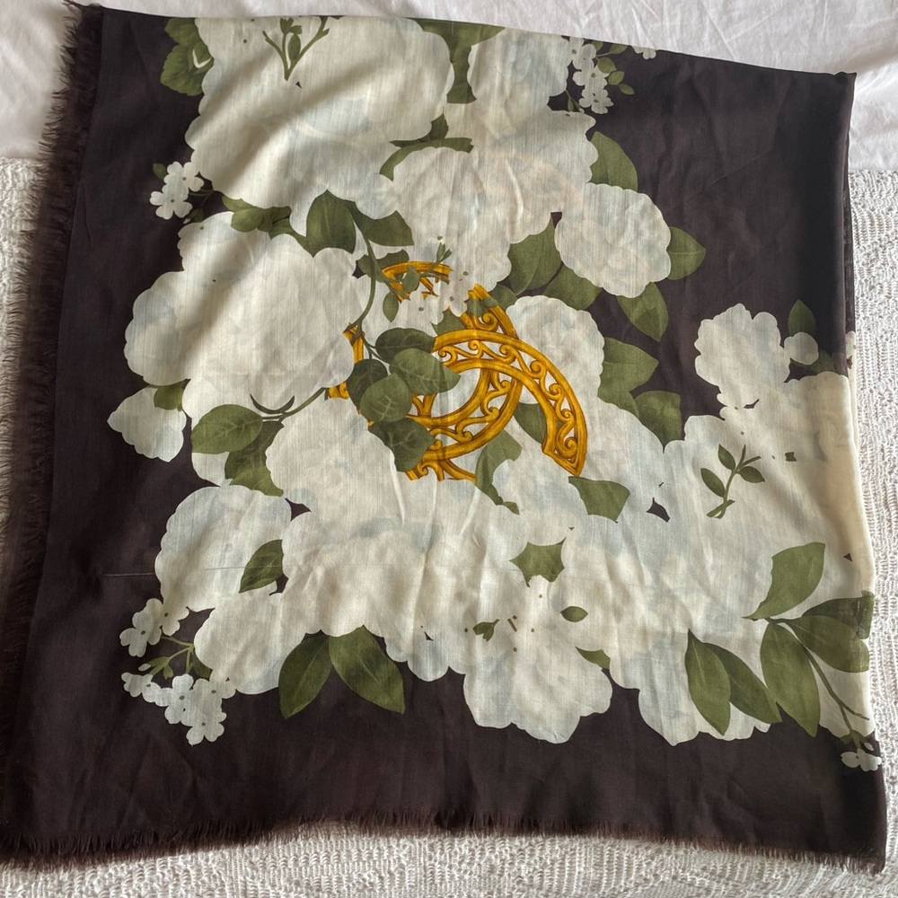 ❤️SOLD❤️ Authentic Vintage Chanel Large Scarf - Picture 6 of 10